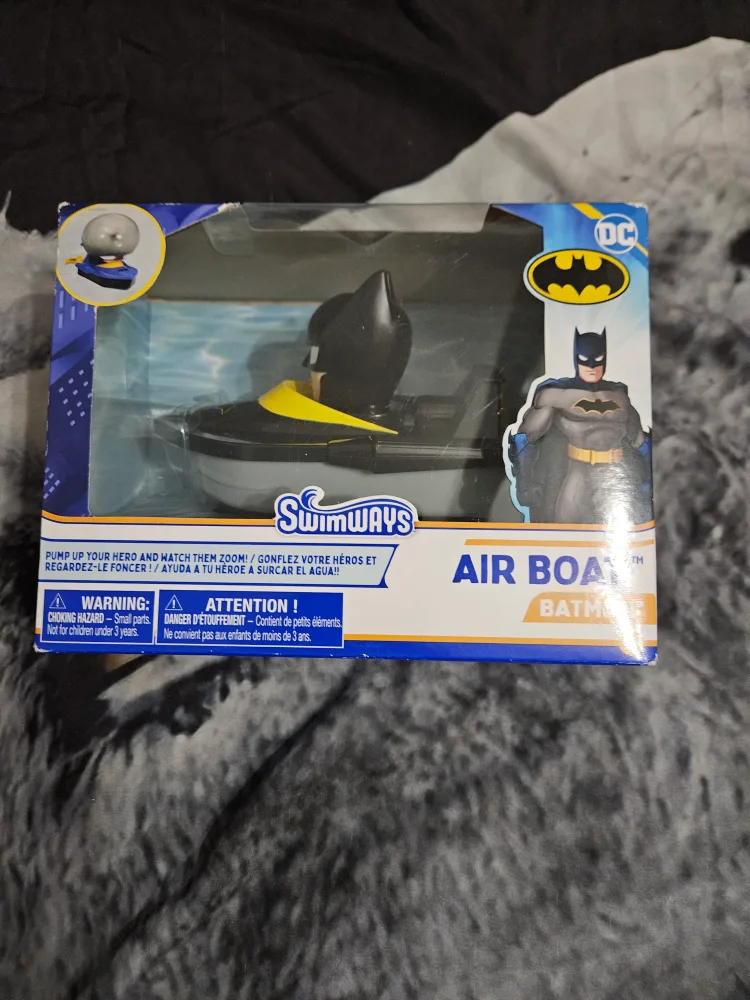 Funko Bitty Pop! Display Bat-Signal & SwimWays Air Boat Batman image indicator(3)