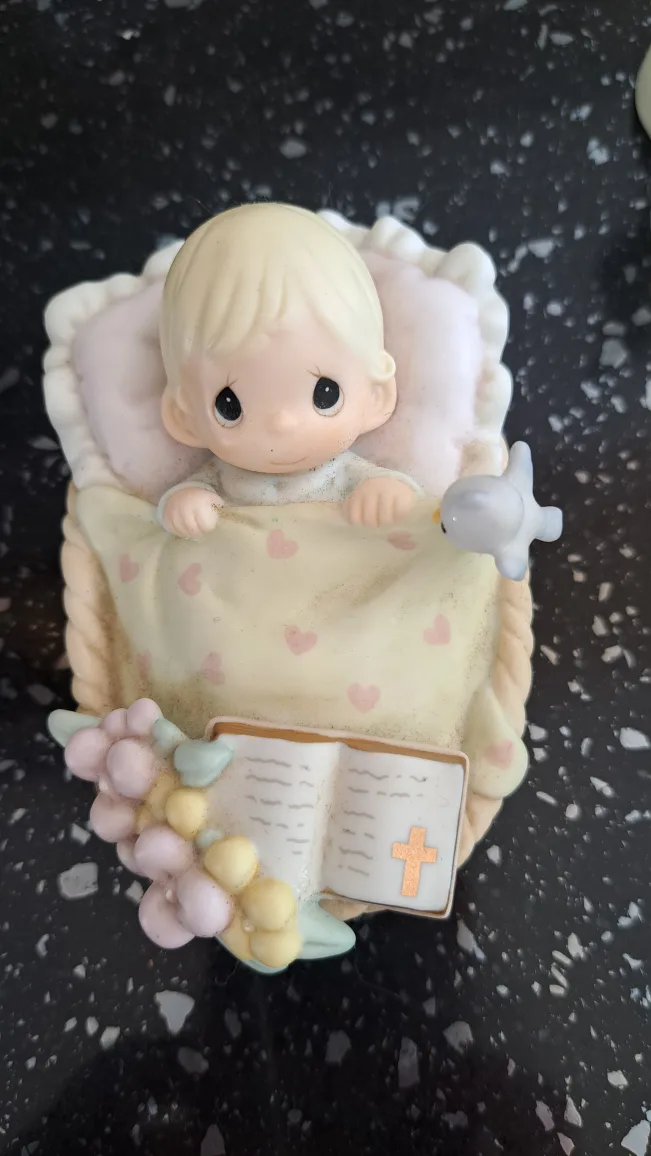 Sweet Baby Dreams and Precious moments Figurines image indicator(4)