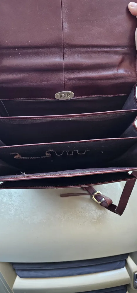 MONI Leather Briefcase image indicator(3)