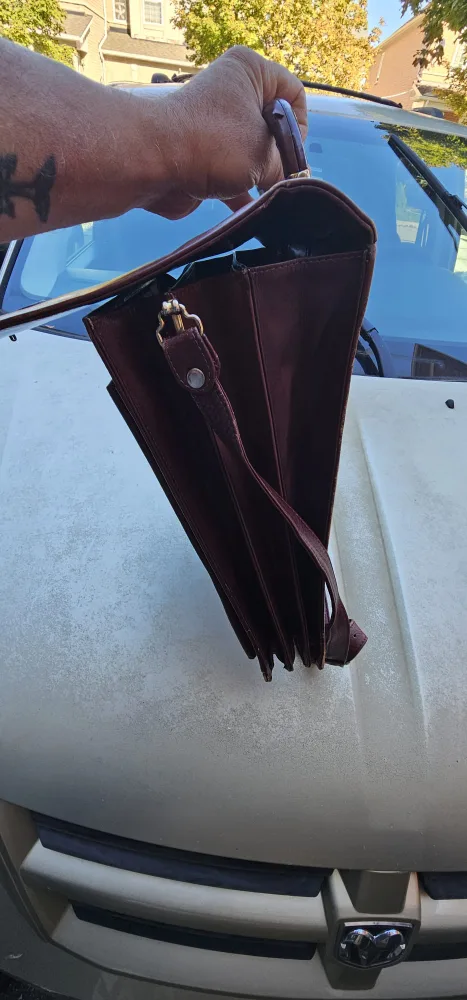 MONI Leather Briefcase image indicator(6)