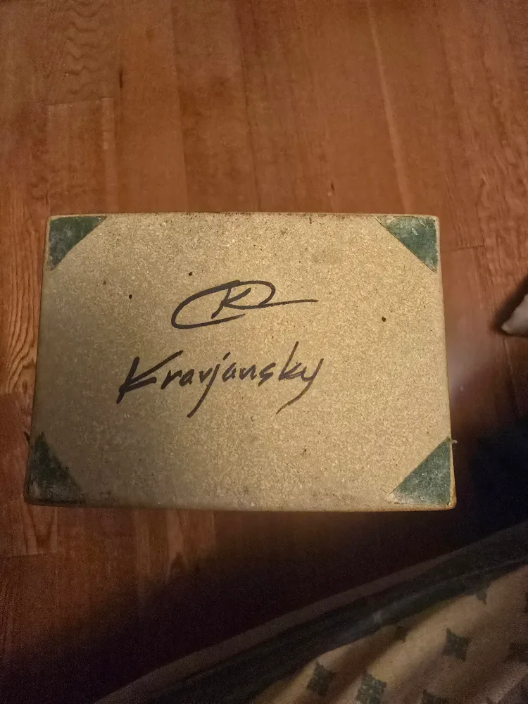 Kravjansky Tall Vase - 21 Inches image indicator(2)