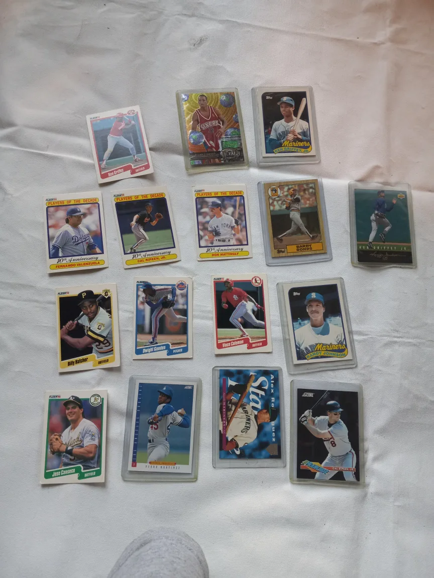 Vintage Baseball Cards Lot thumbnail