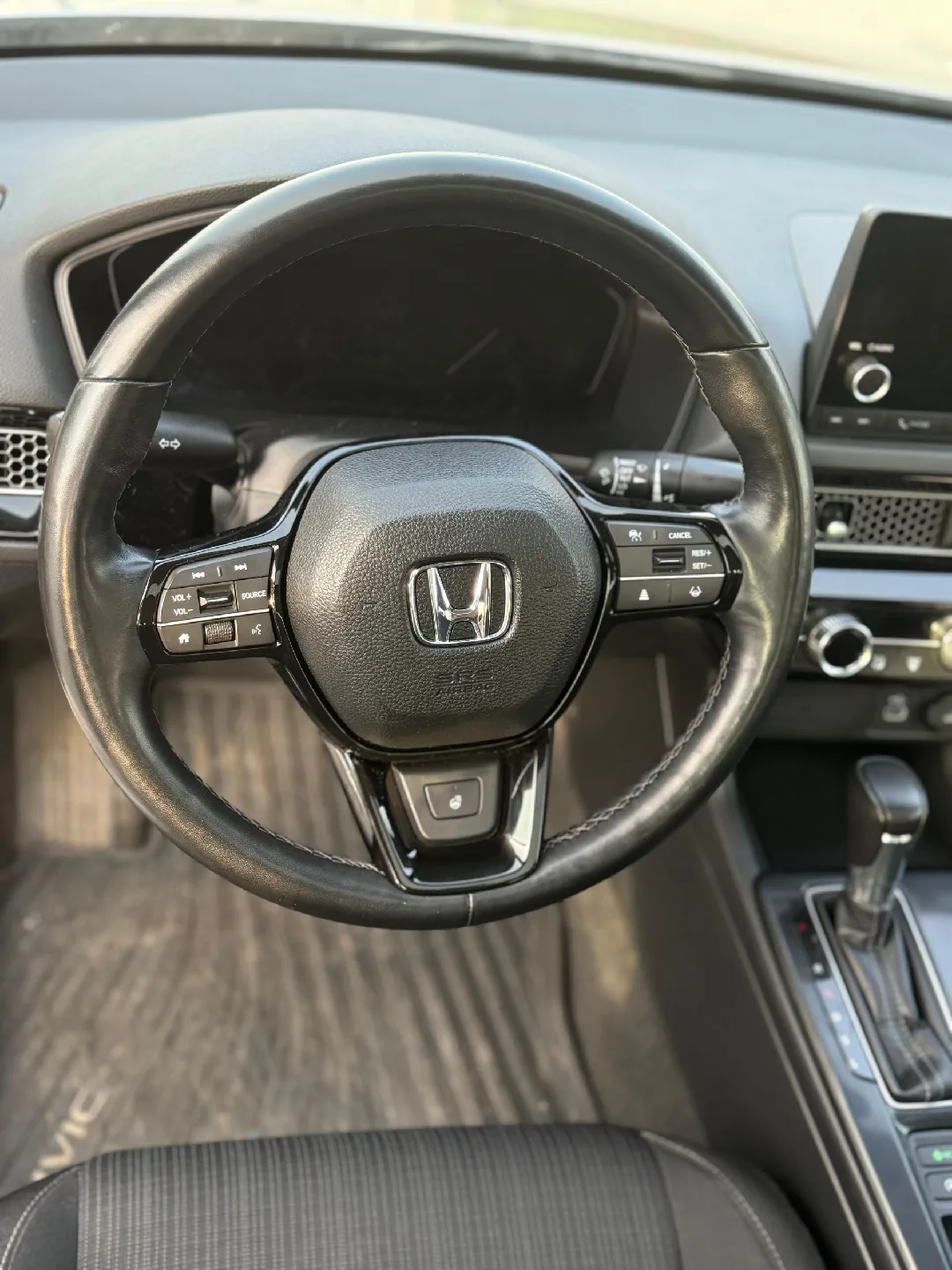 Honda Civic Interior 2022 image indicator(3)