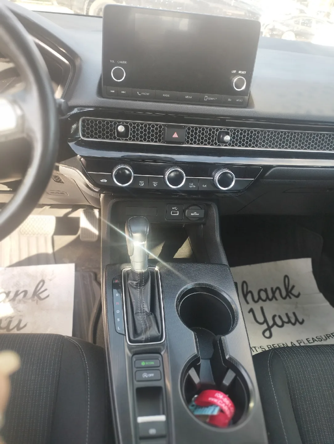 Honda Civic Interior 2022 image indicator(4)