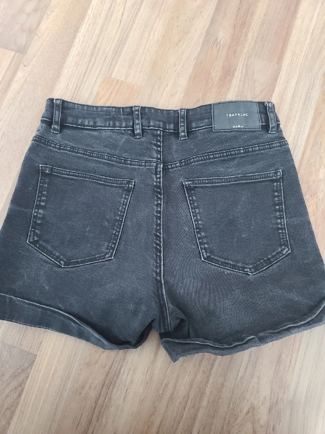 Zara Trafaluc Denim Shorts - Size 4 image indicator(2)