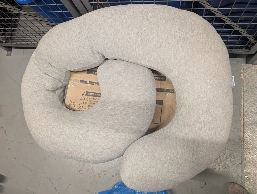 C shaped pregnancy pillow image indicator(2)