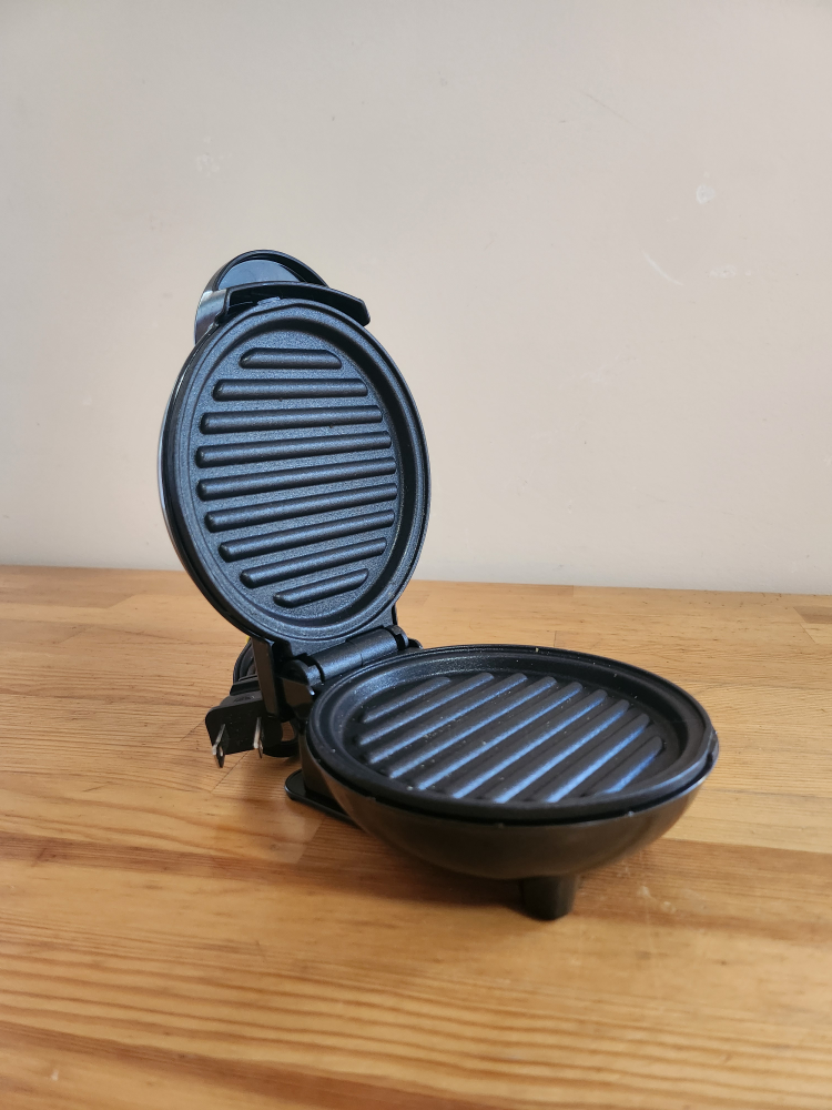 Betty Crocker Griddle Buddy Mini Grill - photo 2