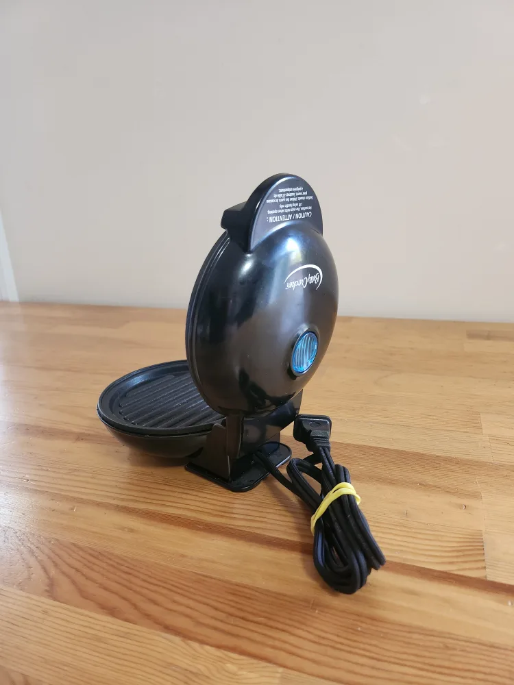 Betty Crocker Griddle Buddy Mini Grill image indicator(3)