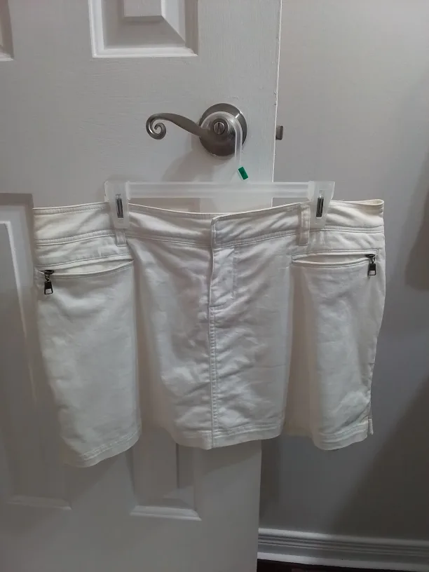 White  skort size 16 thumbnail