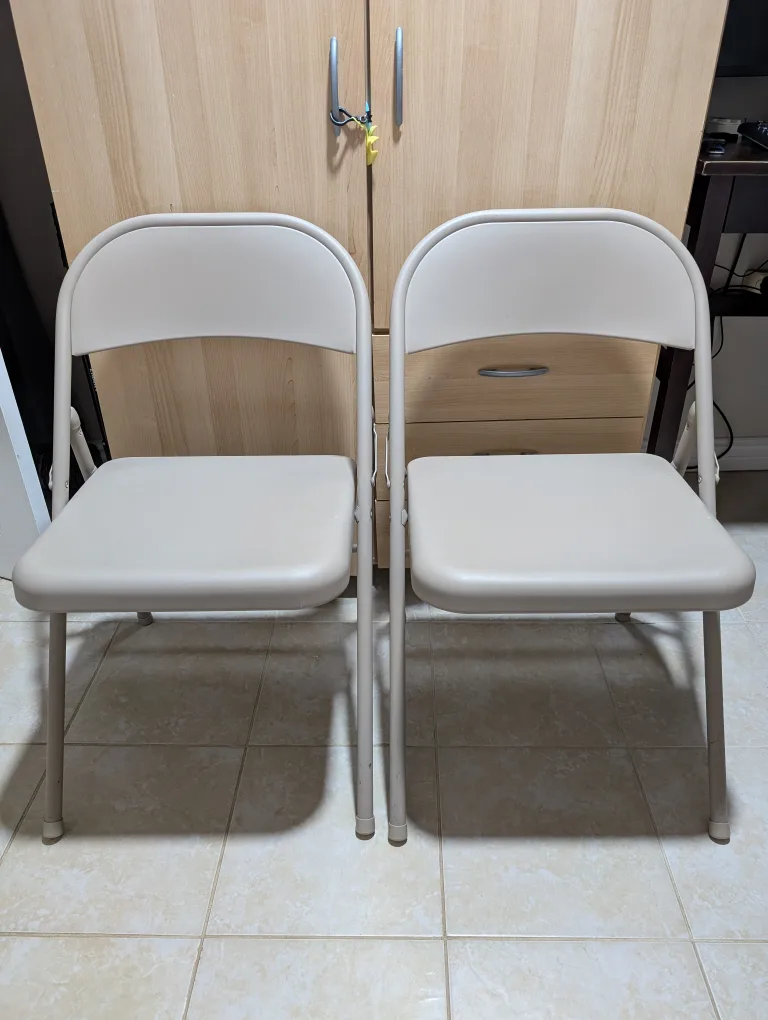 Set of 2 Beige Folding Chairs thumbnail