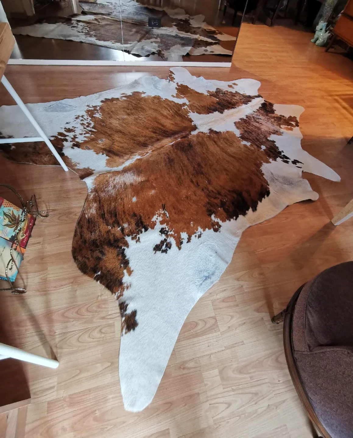 Cowhide Rug image indicator(2)