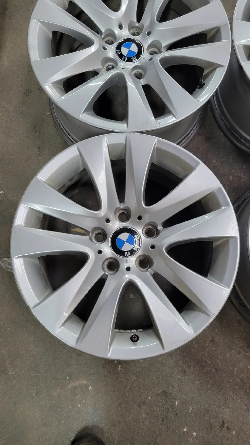 2010 BMW M3 17inch Alloy Rims - Set of 4 image indicator(2)