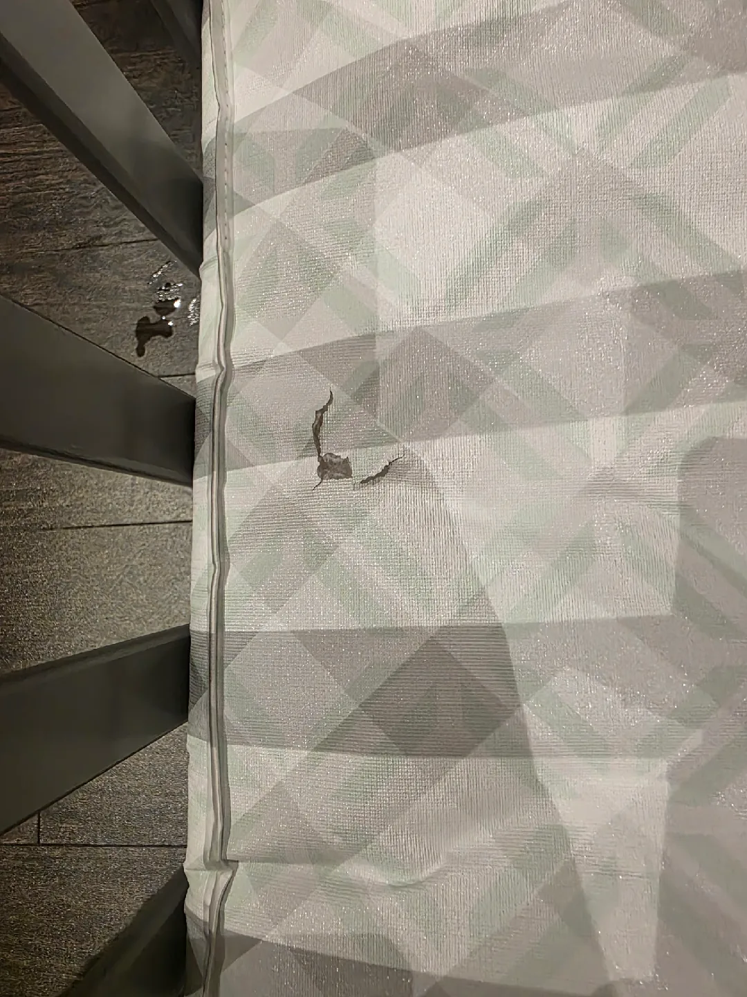 Crib + Mattress + minnie mouse comforter set image indicator(5)