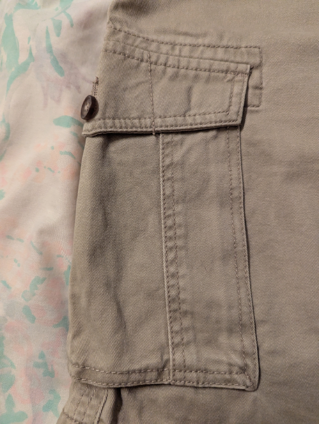 IZOD Cargo Shorts - Size 34 - Khaki - photo 3