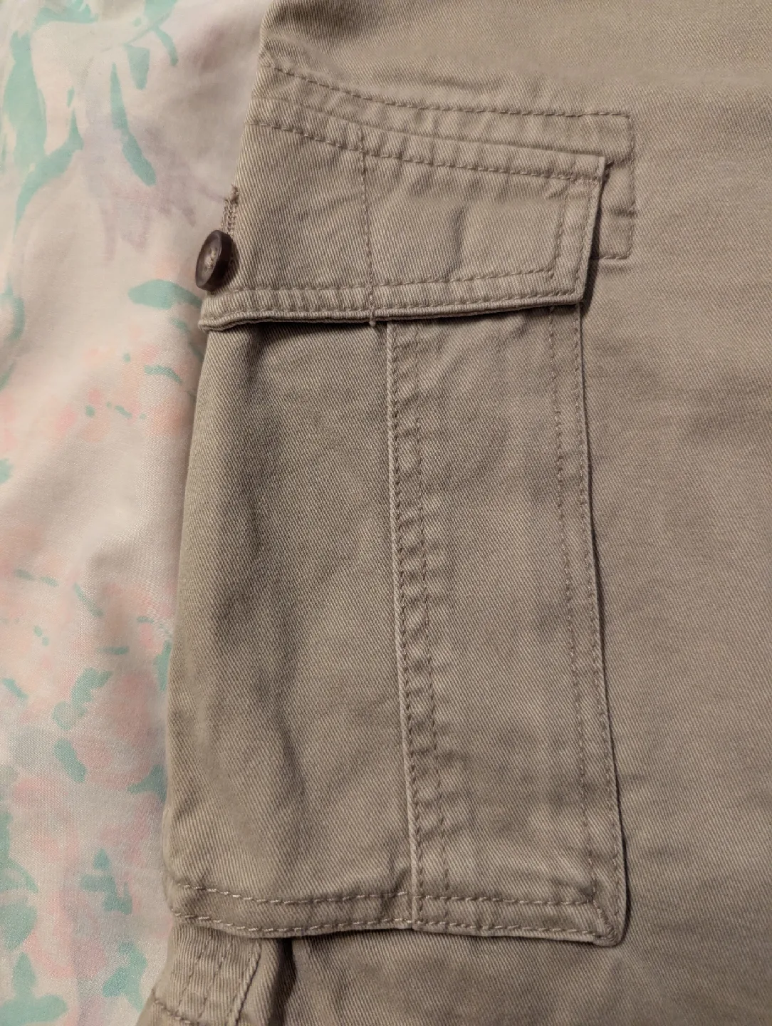 IZOD Cargo Shorts - Size 34 - Khaki image indicator(3)