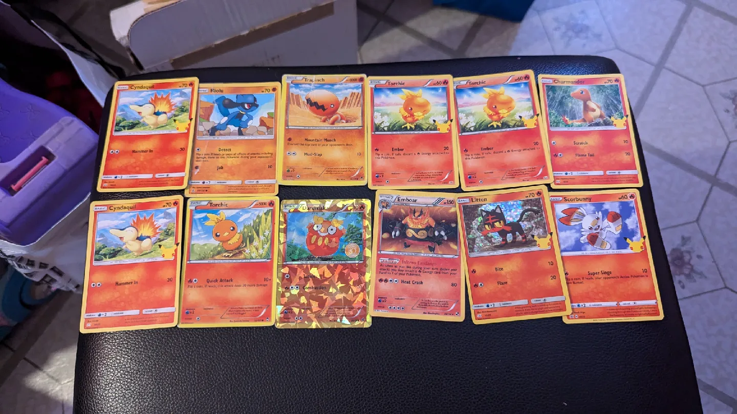 Pokemon Trading Cards - Mixed Lot image indicator(2)