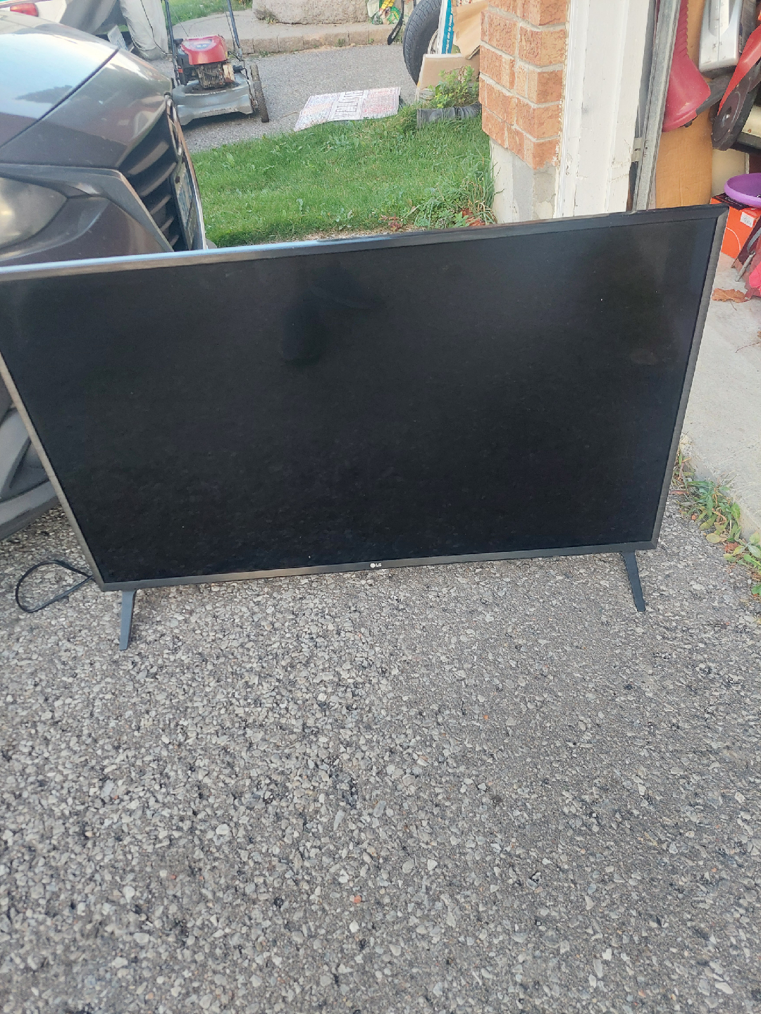 LG TV - photo 3