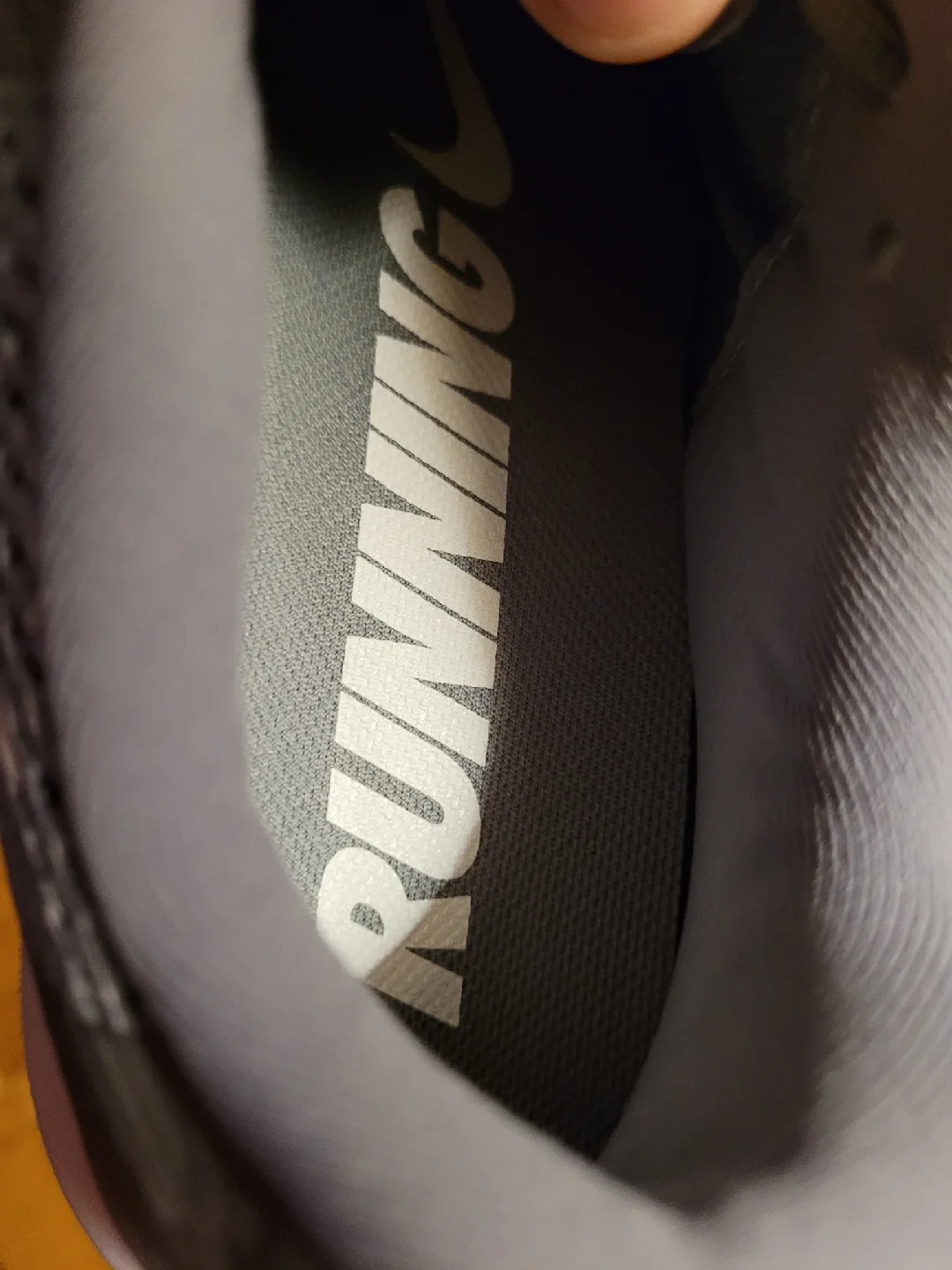 Nike Girl's Flex RN 2018 Running Shoes - Size 7.5 image indicator(7)