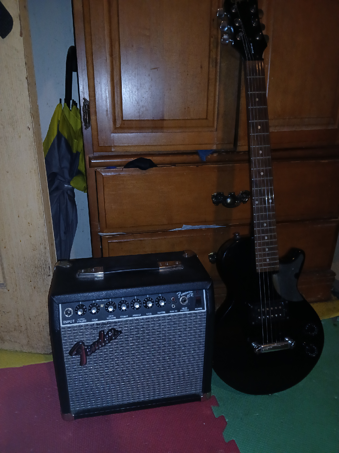 Epiphone (Gibson) guitar and fender amp