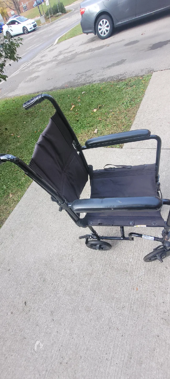 Drive Lightweight Wheelchair - Black image indicator(2)