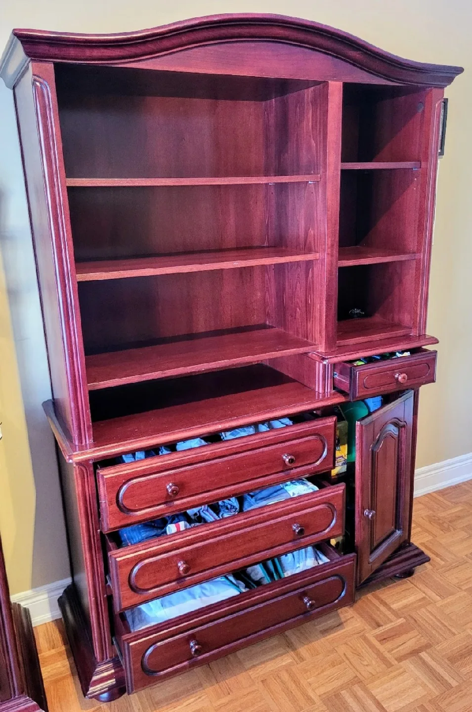 Mahogany Wood Bedroom Set image indicator(2)