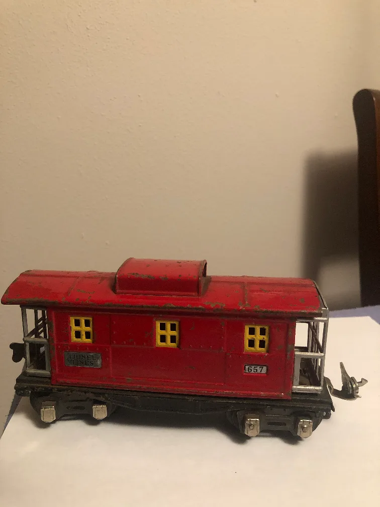 Lionel Lines 1679 Baby Ruth Boxcar & 657 Caboose image indicator(6)
