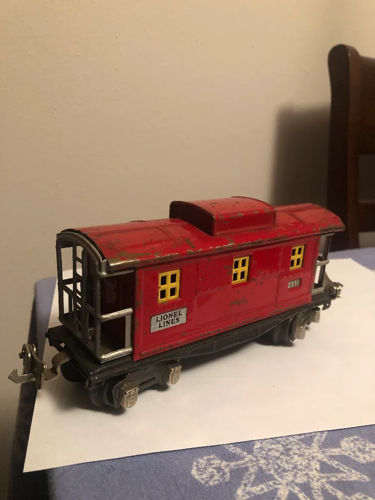 Lionel Lines 1679 Baby Ruth Boxcar & 657 Caboose image indicator(7)