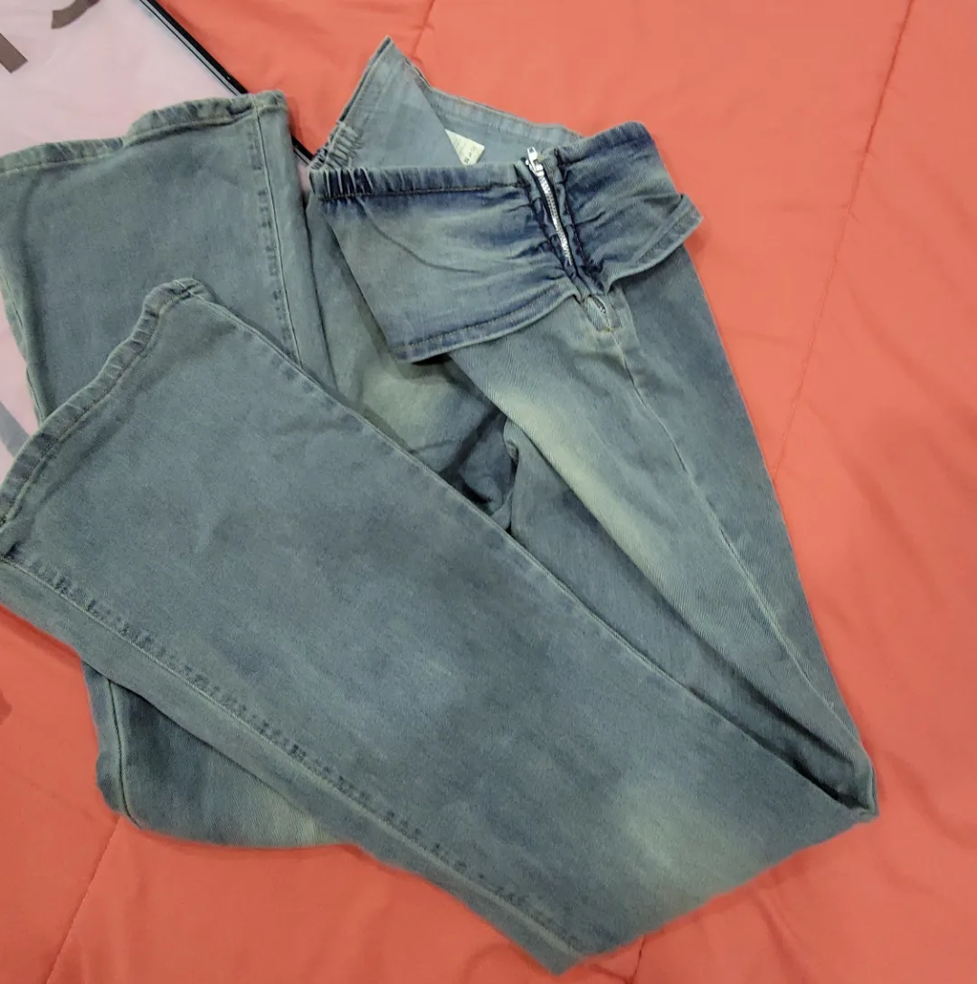 SHEIN Light Blue Flare Jeans image indicator(2)