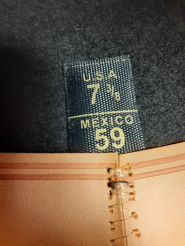 Handcrafted Black Hat - Sombrero Altto Fashion Collection image indicator(8)