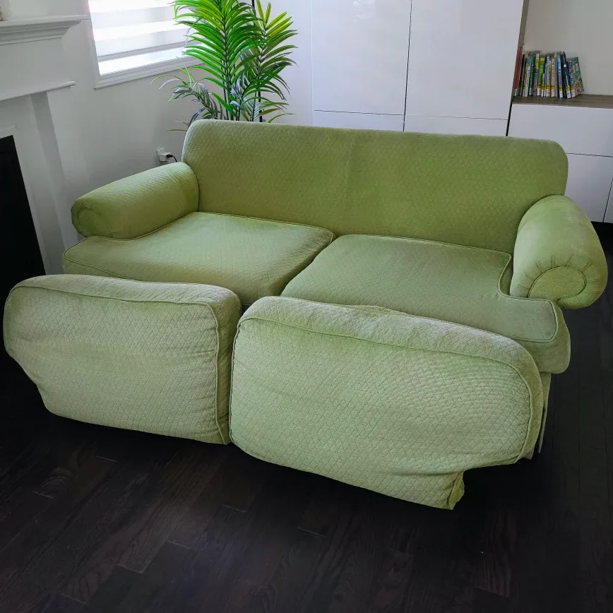 Comfortable 3-Seater Sofa – Excellent Condition image indicator(4)