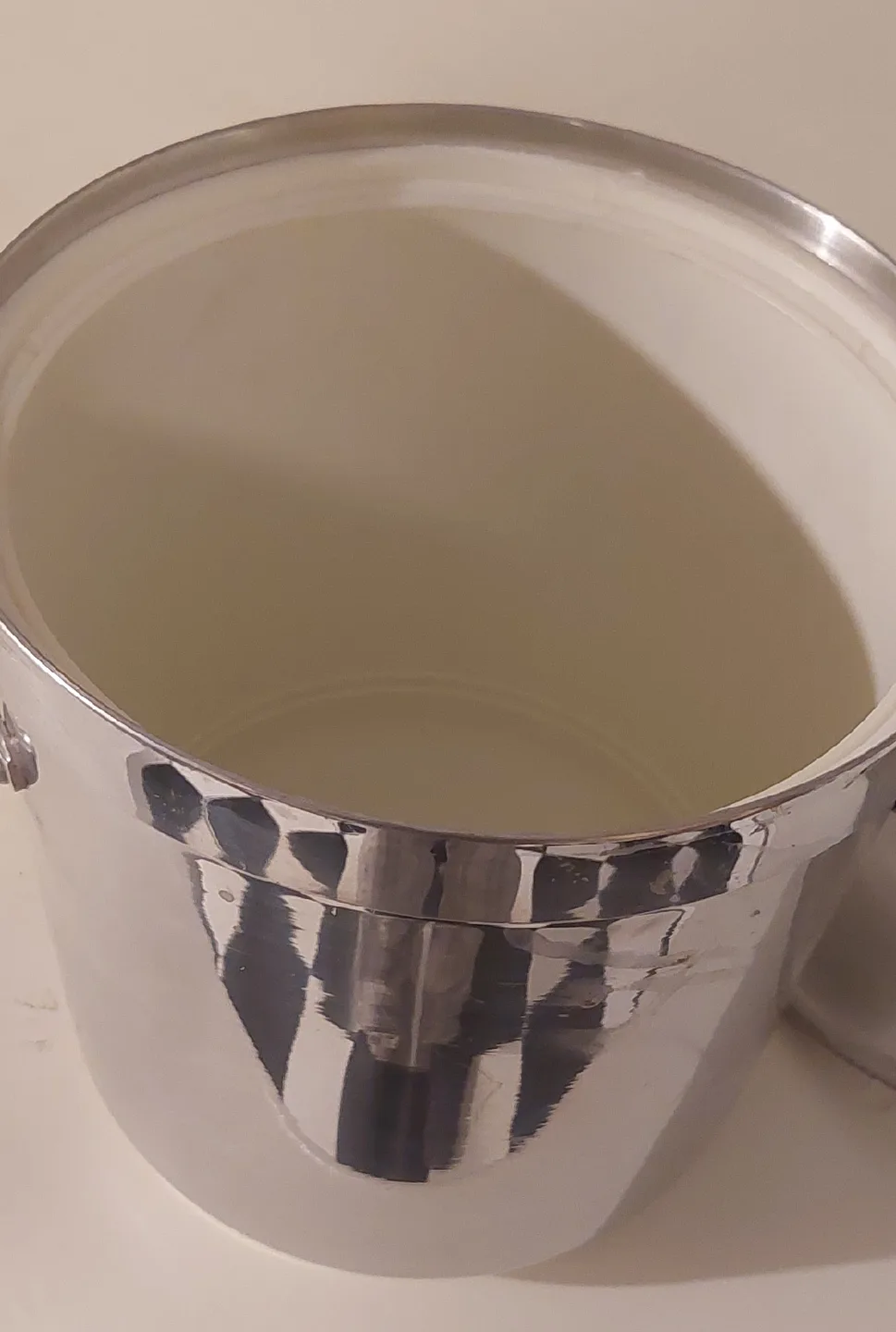 Vintage Silver Ice Bucket with Lid image indicator(3)