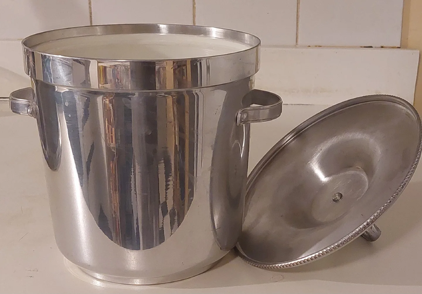 Vintage Silver Ice Bucket with Lid image indicator(4)