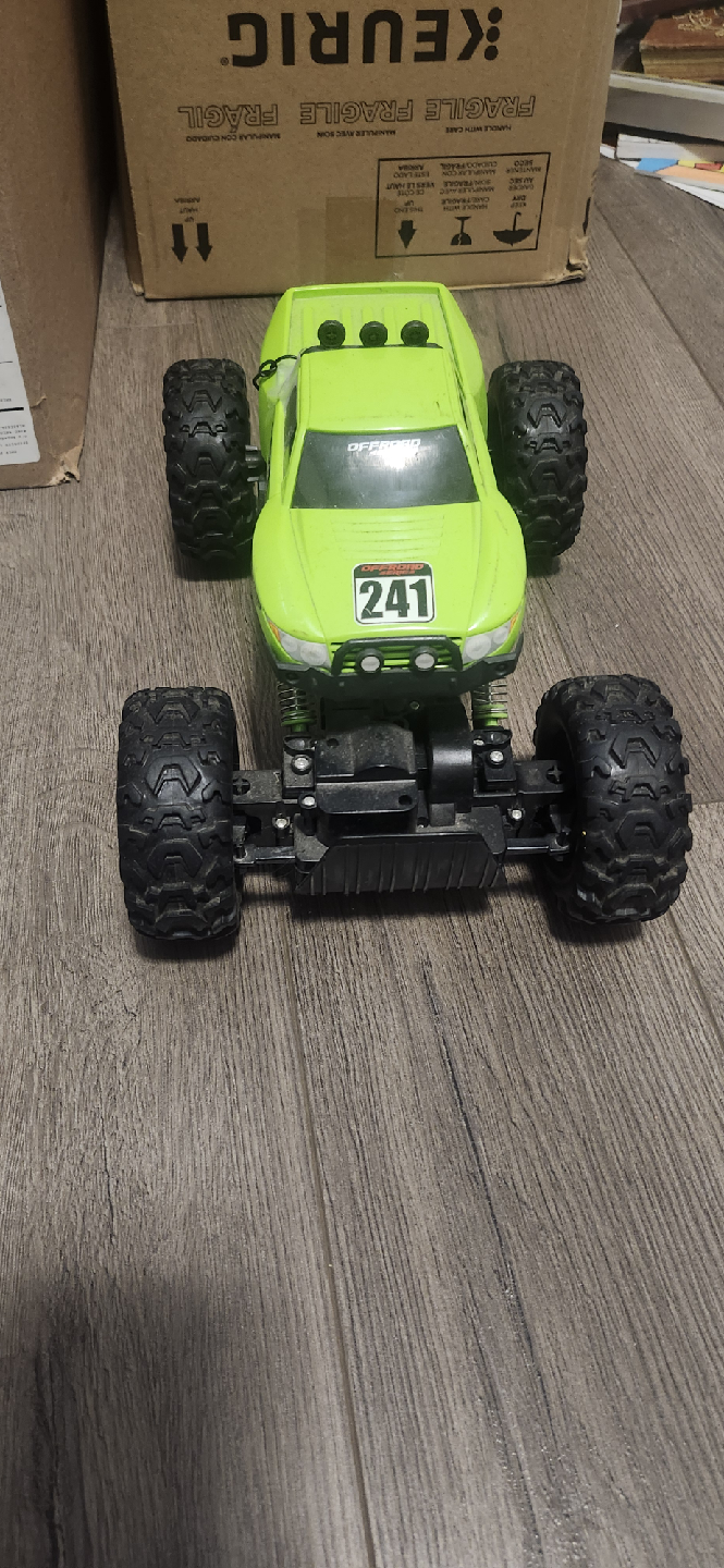 Maisto Tech Rock Crawler Radio Control Truck - photo 2