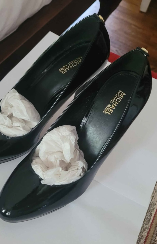 Michael Michael Kors Black Heels - Size 7