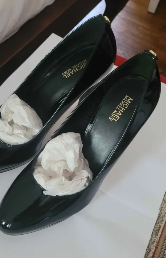 Michael Michael Kors Black Heels - Size 7