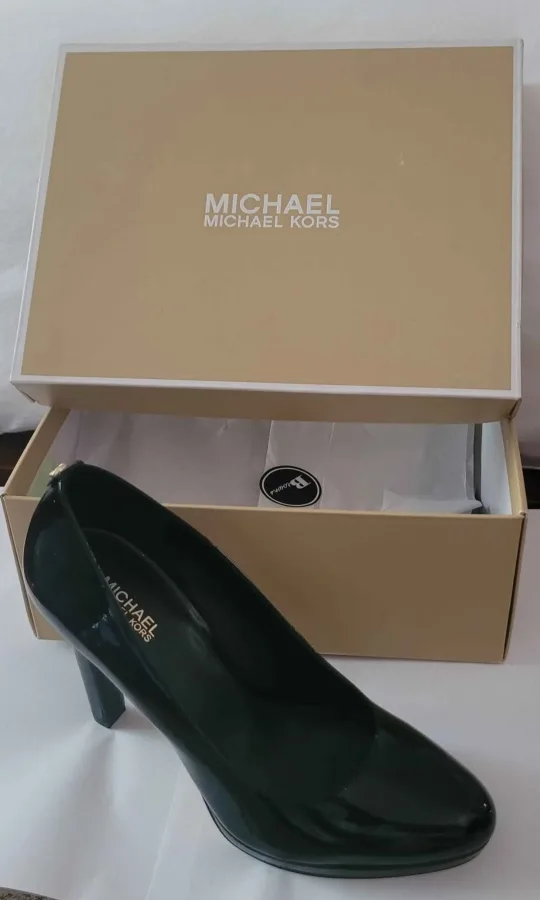 Michael Michael Kors Black Heels - Size 7 image indicator(3)
