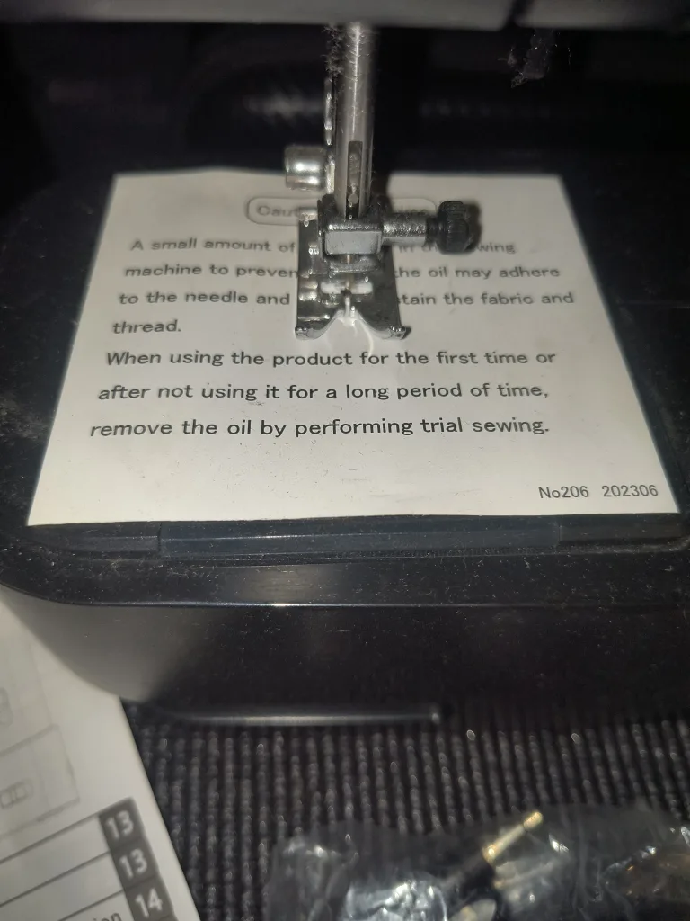 Axe Yamazaki Compact Electric Sewing Machine MM-10 Black image indicator(3)