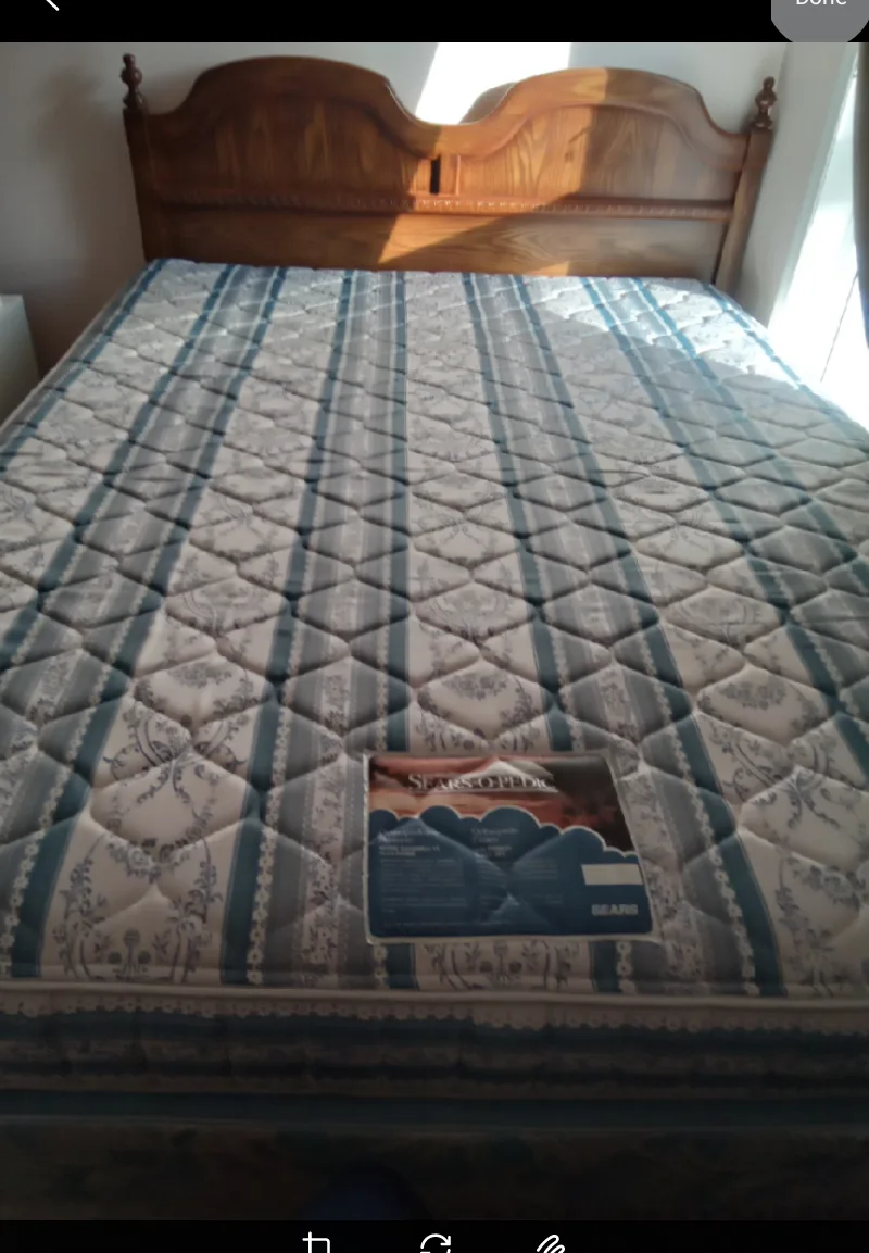 Queen sized bed frame and mattress image indicator(5)