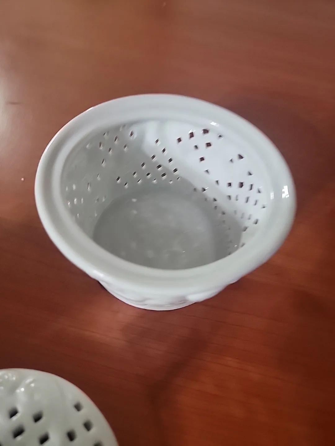 RR Treasures Porcelain Swan Covered Dish image indicator(4)