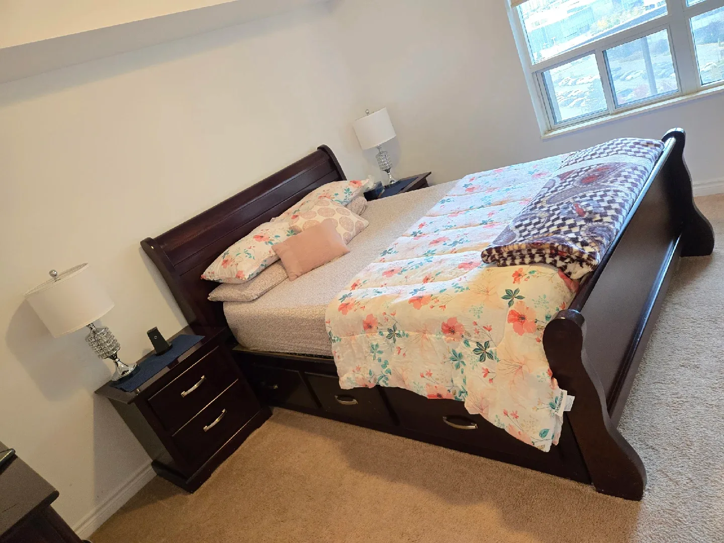 Stunning Queen Bedroom Set with MATTRESS image indicator(2)