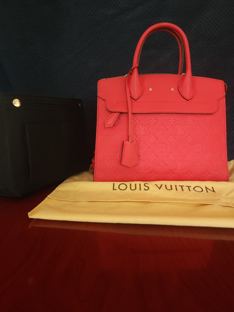 Louis Vuitton Pont Neuf MM in Poppy - photo 2