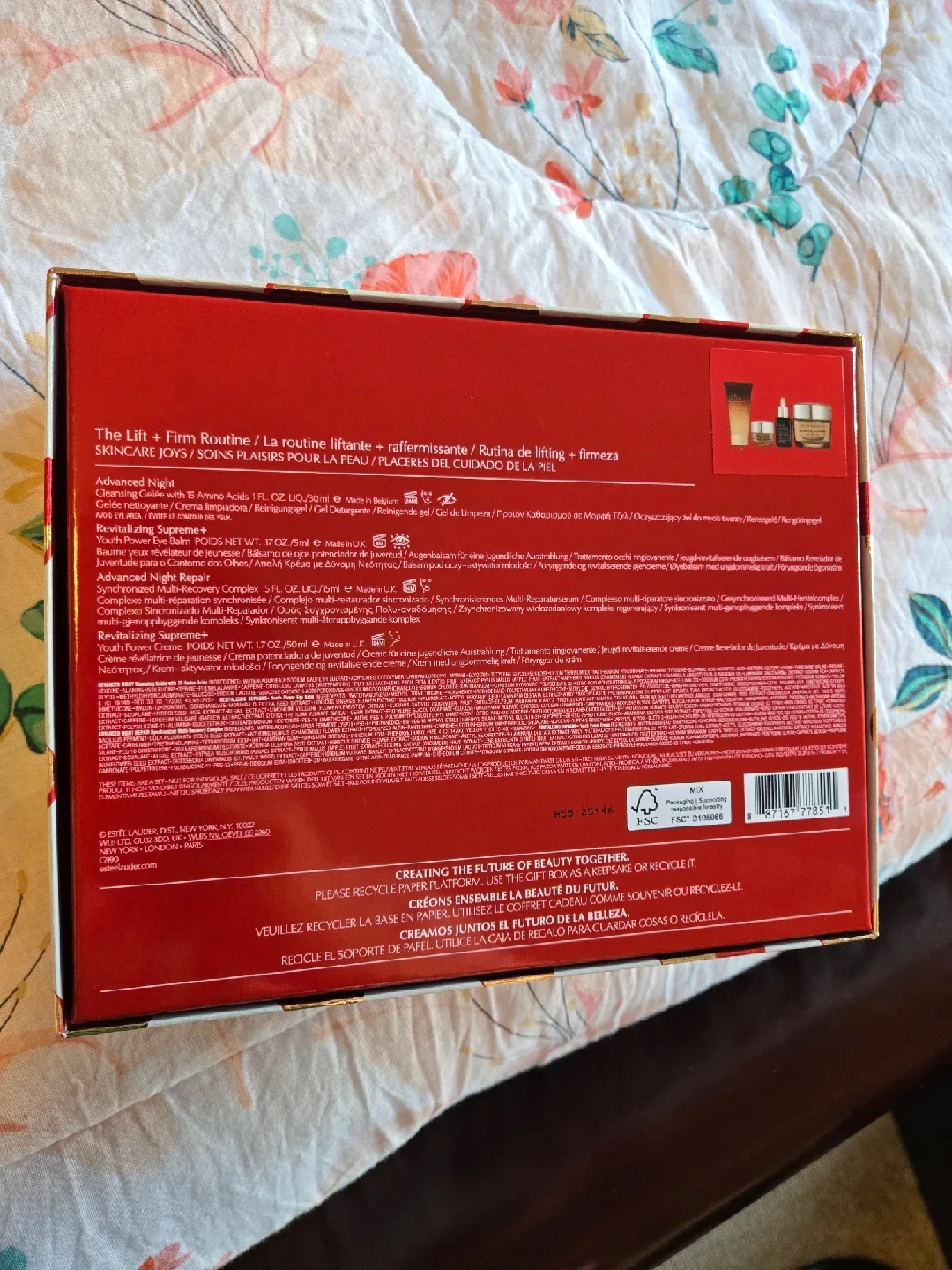 Estee Lauder Revitalizing Holiday Skincare Set image indicator(3)