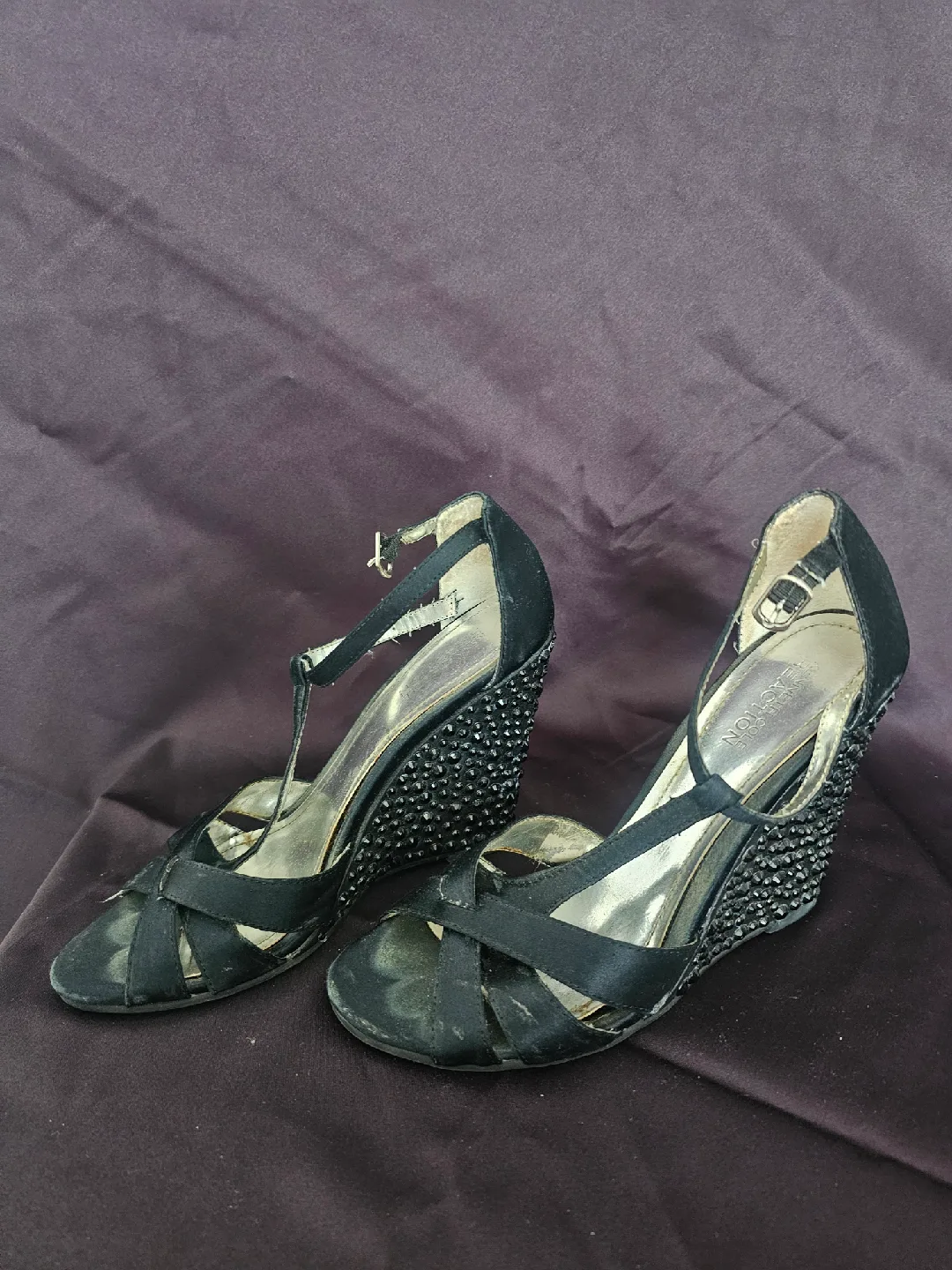 USED - Kenneth Cole Reaction Black Wedge Heels - size 6 thumbnail