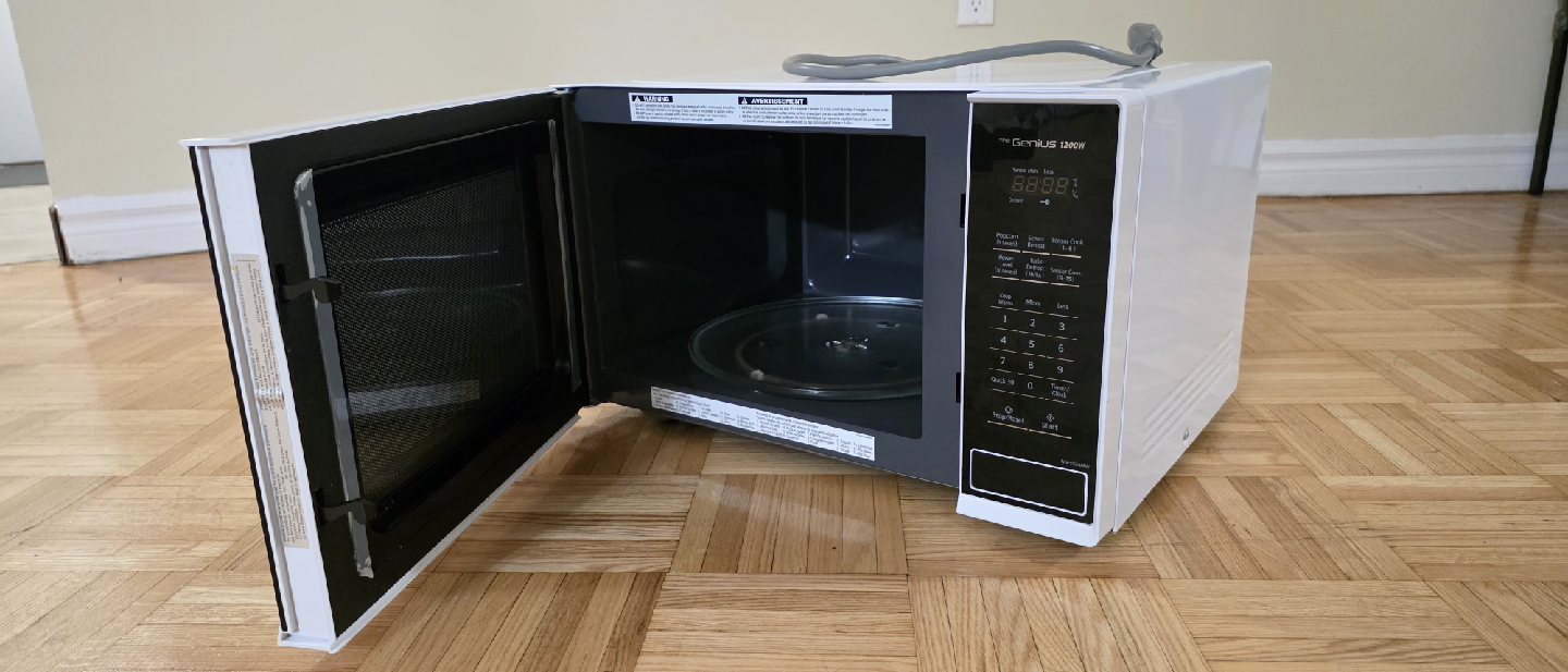 Panasonic The Genius 1200W Microwave - White - photo 3