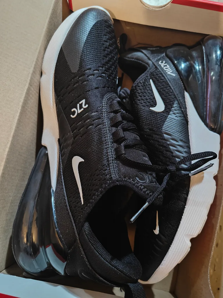 Nike Air Max 270 Black/White, Size 10 image indicator(2)