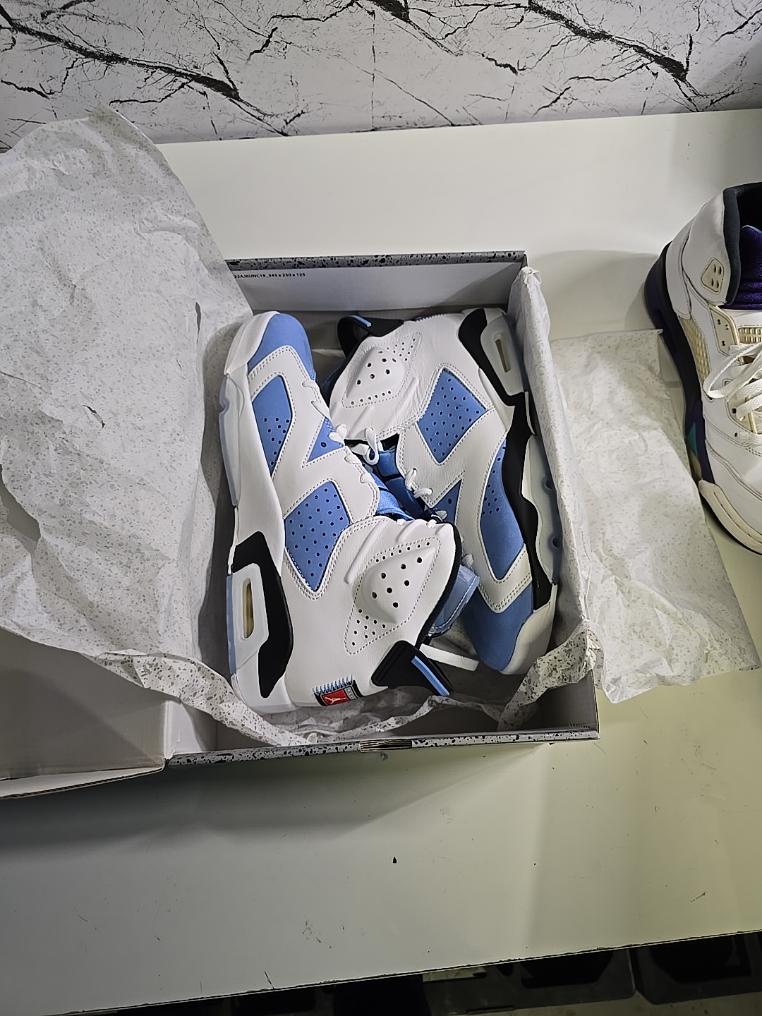 Nike Air Jordan 6 Retro UNC, Size 10