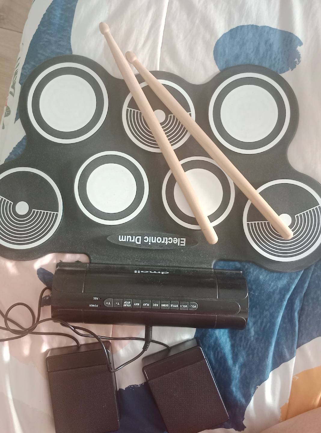 Pyle Electronic Roll Up MIDI Drum Kit - photo 5