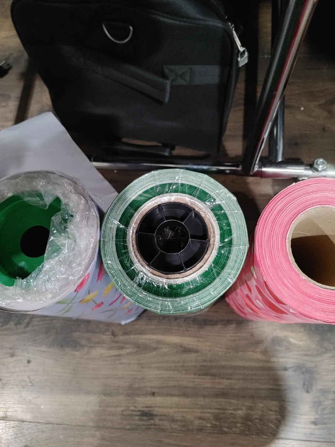 ❤️THREE HUGE TUBES OF WRAPPING PAPER NEW image indicator(2)