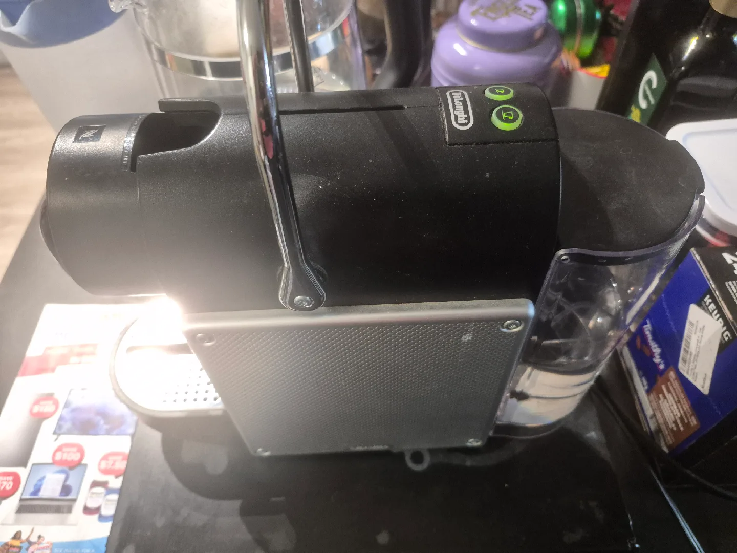 DeLonghi Nespresso Essenza Mini Coffee Machine image indicator(3)