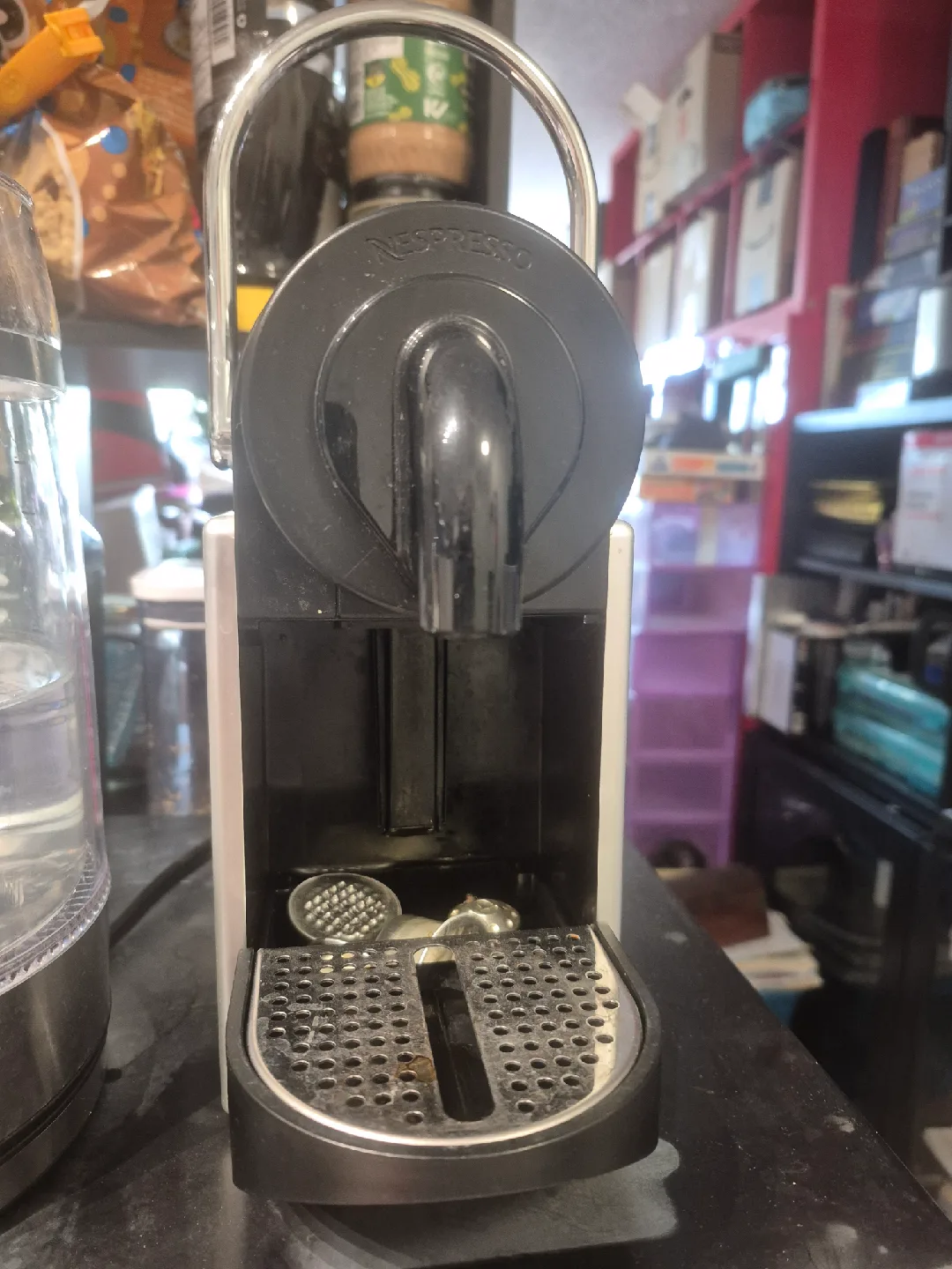 DeLonghi Nespresso Essenza Mini Coffee Machine image indicator(4)